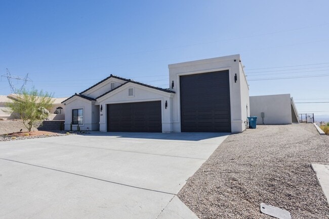 Building Photo - VR - 881 Pueblo Dr