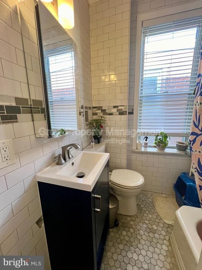 Building Photo - 2441 S Philip St