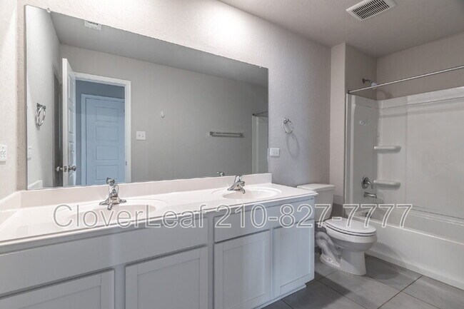 Building Photo - 940 Windflower