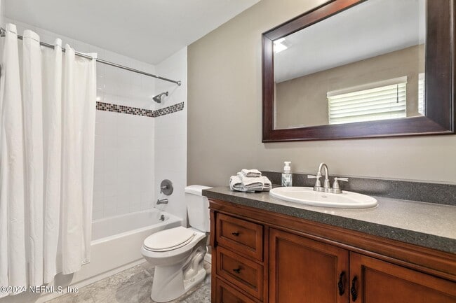 Building Photo - 4763 Tunis St