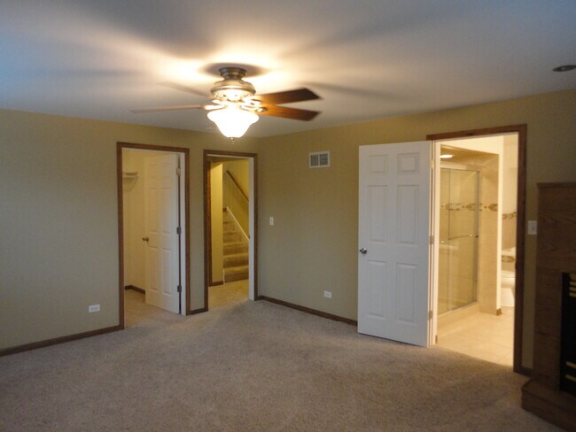 Building Photo - 5213 Aladdin Ct