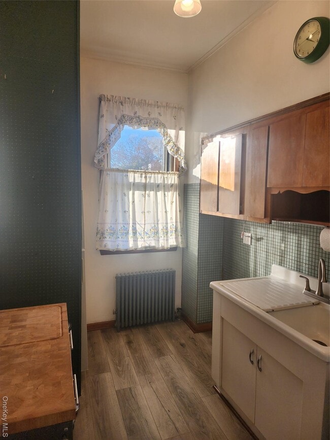 Primary Photo - 229 Monitor St