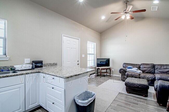 Building Photo - 875 FM 1696