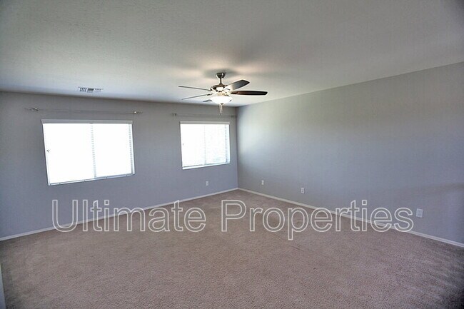 Building Photo - 14978 N 172nd Dr