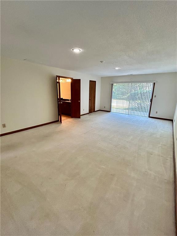 Building Photo - 115 Nesbit Ferry Pl