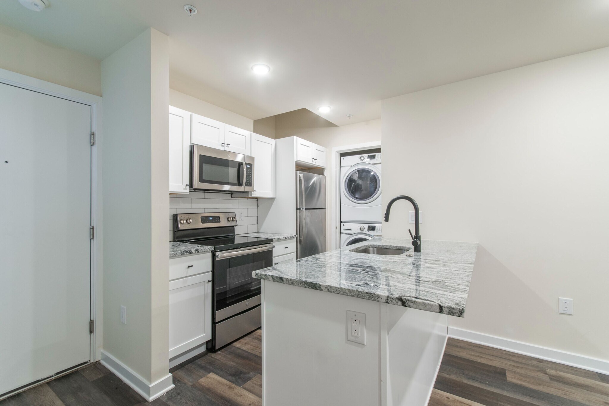 Building Photo - 1330 N 15th St