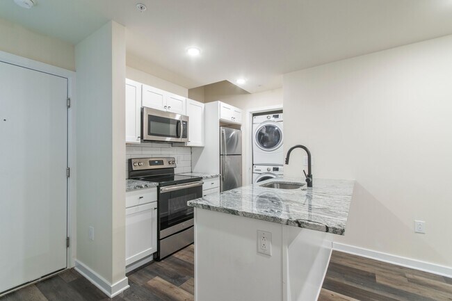 Building Photo - 1330 N 15th St