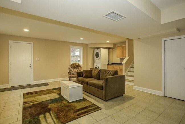 Building Photo - 110 Shasta Ct