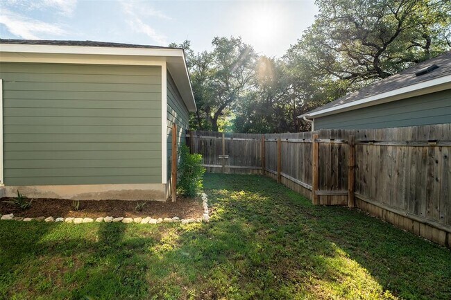 Building Photo - 1808 Pecan Island Dr