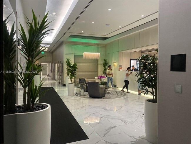 Building Photo - 185 SE 14th Terrace