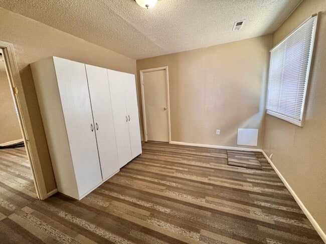 Building Photo - North End 2 Bedroom 1 Bathroom Cottage