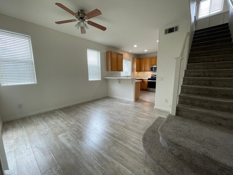 Building Photo - 2300 Jeans Ct