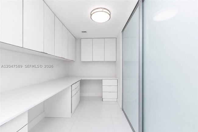 Building Photo - 17201 Collins Ave
