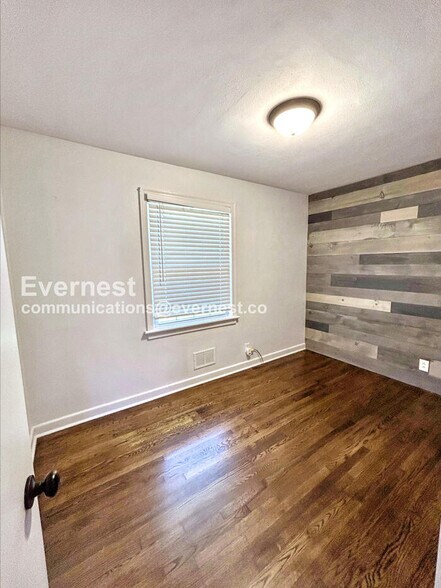 Building Photo - 809 Raymond Ct