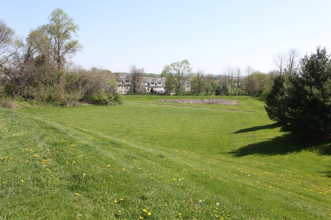 Building Photo - 231 Bethel Dr