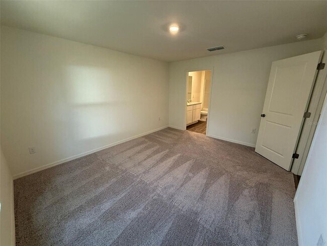 Building Photo - 3471 Ledgewood St