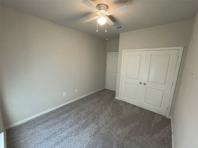 Building Photo - 2919 Peony Dr