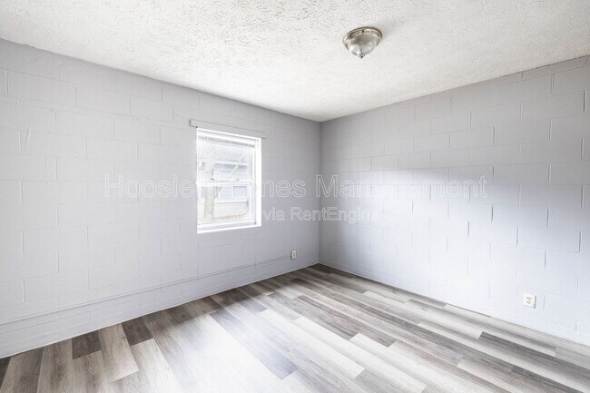 Building Photo - 1254 W 23rd St