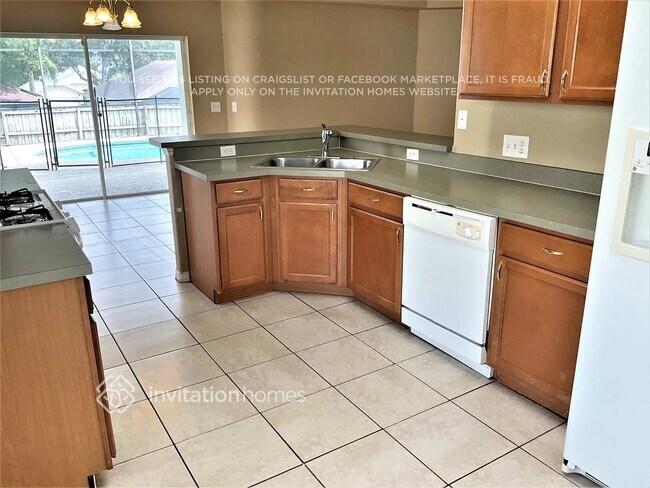 Building Photo - 206 Jessamine Dr