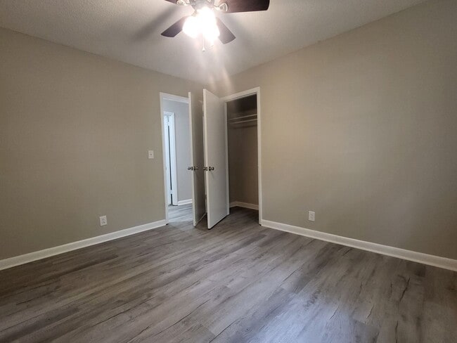 Building Photo - Nice and cozy 3 bedroom 1 bath just renovated