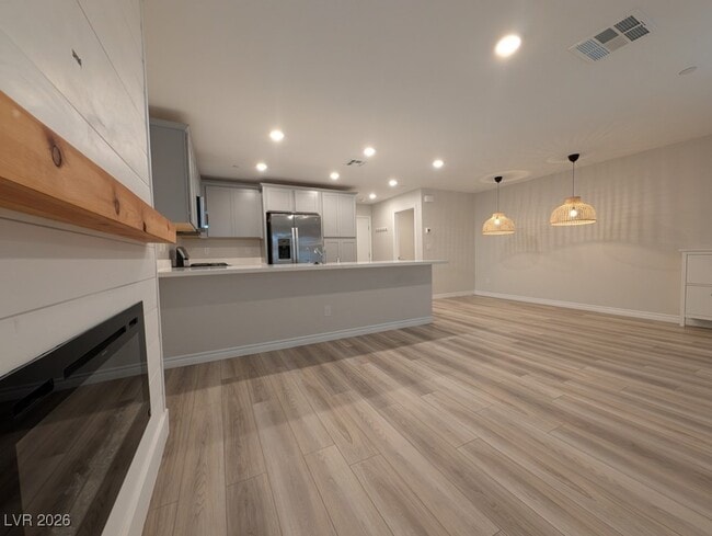 Building Photo - 6206 Foxes Dl St