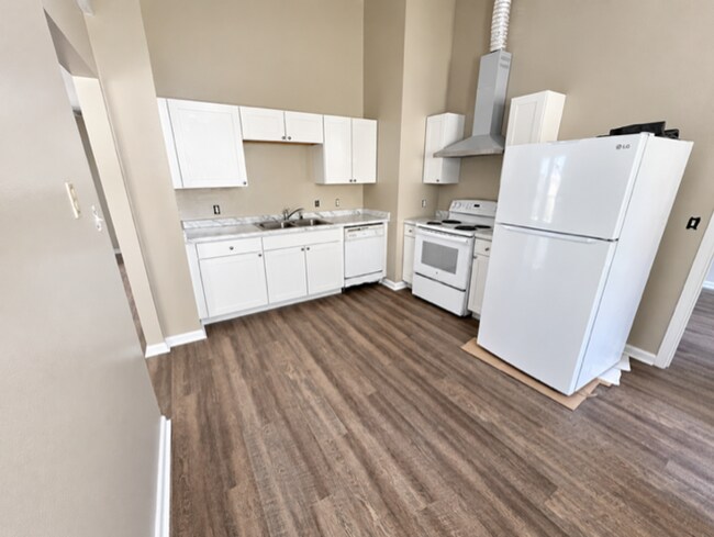 Building Photo - 23 Daveitta Dr