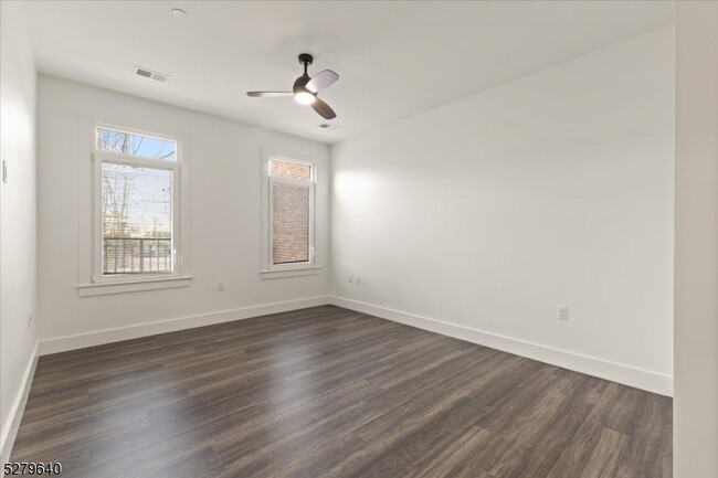 Building Photo - 450 Springfield Ave