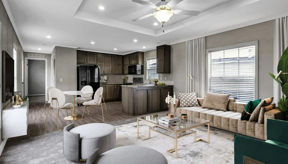 Building Photo - 333 E Lakewood Blvd