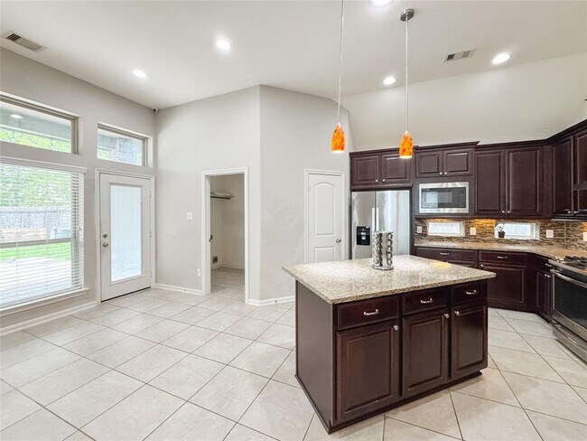 Building Photo - 4714 Western Brook Dr