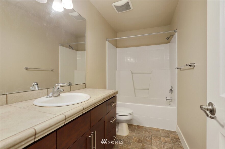 Building Photo - 31045 2nd Pl SW