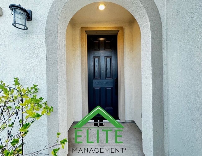 Building Photo - 2104 Westmeath Way