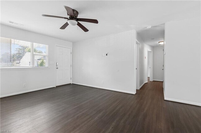 Building Photo - 9505 Beaumont St