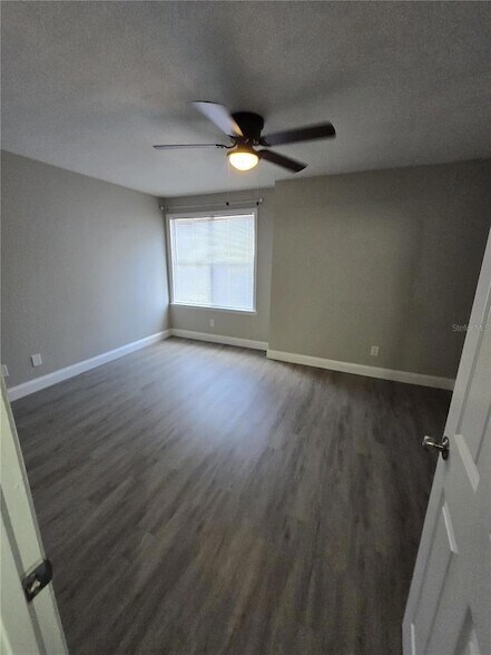 Building Photo - 3044 Antique Oaks Cir