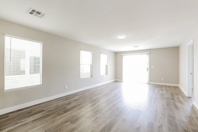 Building Photo - 6578 Holly River St