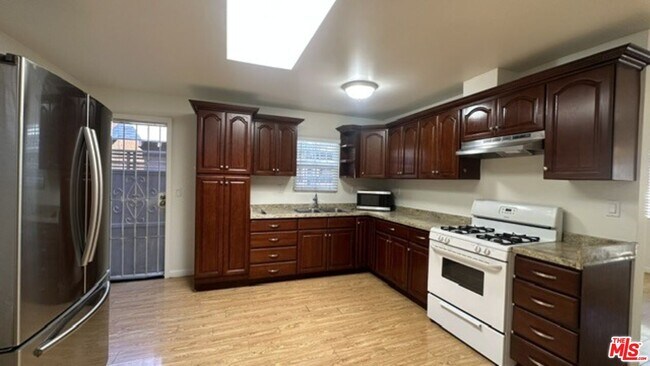 Building Photo - 1849 S Wilton Pl