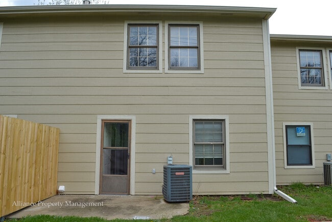 Building Photo - Recently Updated!