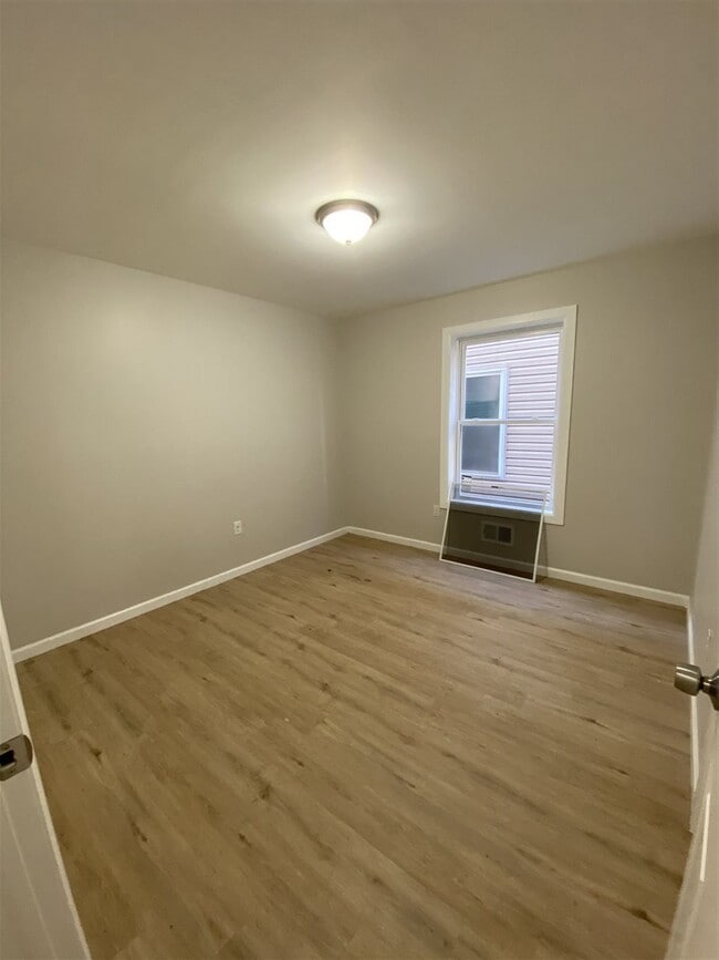 Building Photo - 109 Godwin Ave