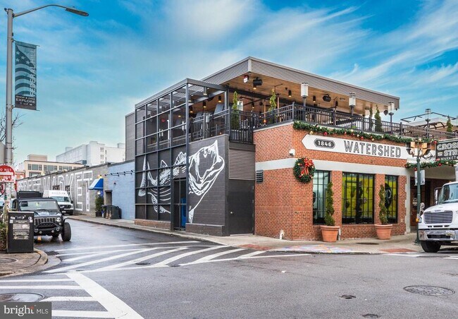 Building Photo - 3 W Clement St