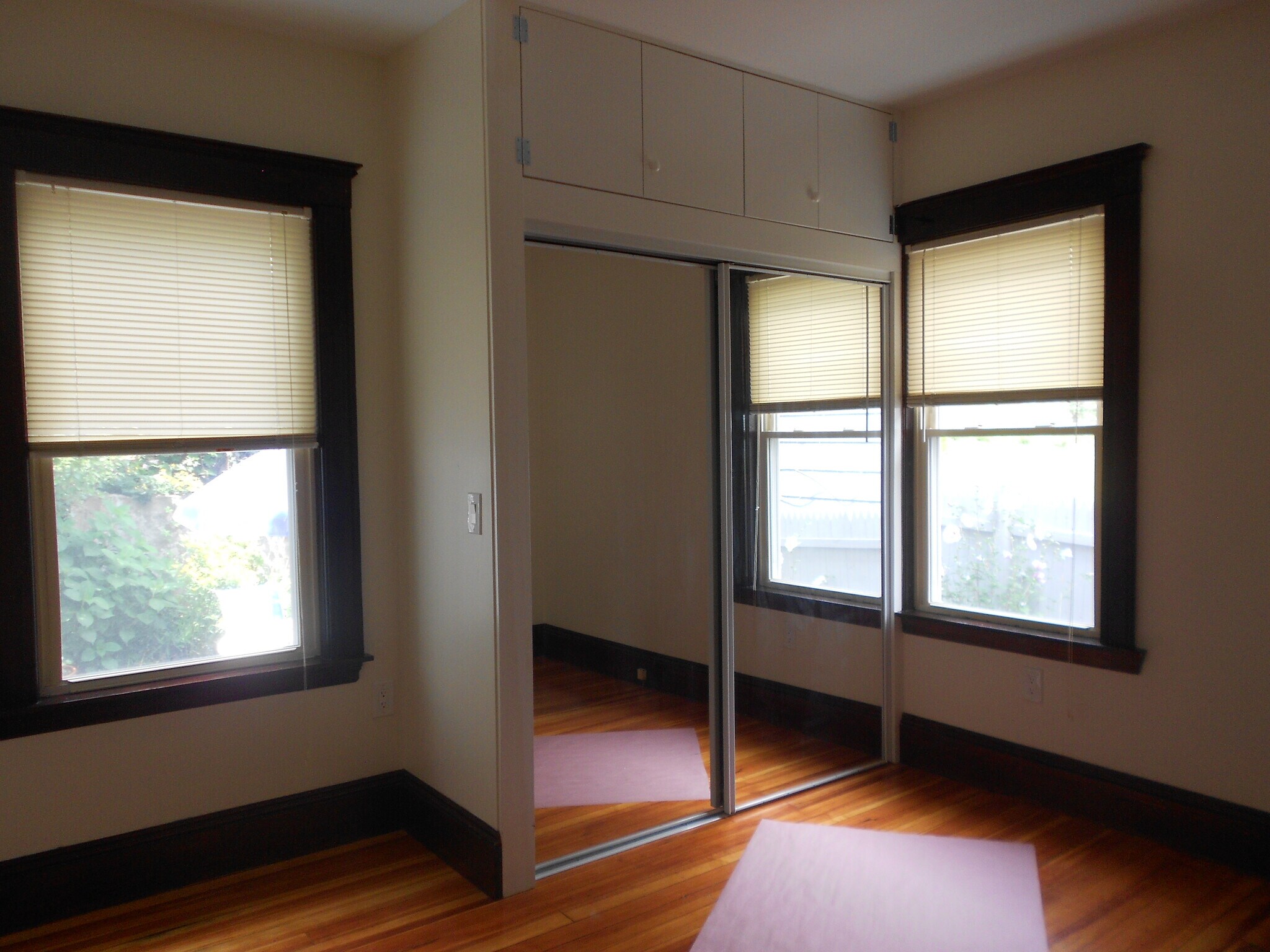 Building Photo - 54 Hobson St