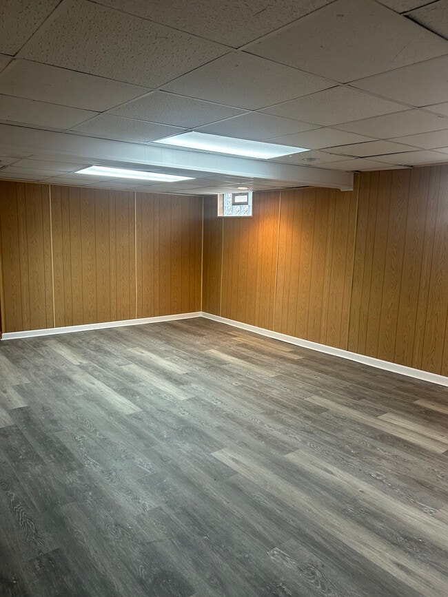 Building Photo - 335 S Lincoln Ave