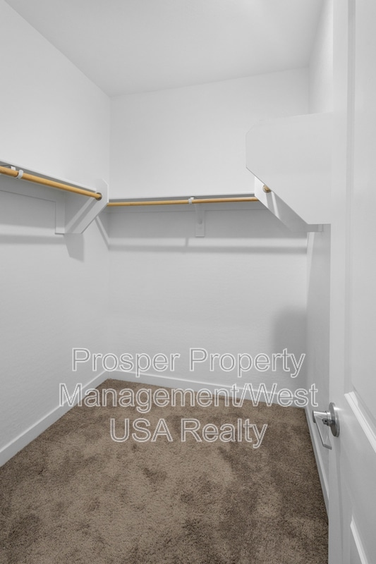 Building Photo - 155 N Lakeview Blvd