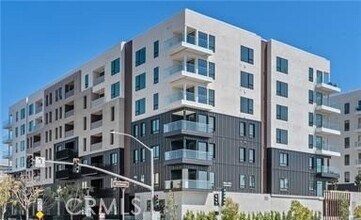 Building Photo - 1601 Rivington