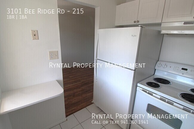 Building Photo - 3101 Bee Ridge Rd