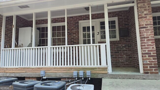 Building Photo - 1845 Monroe Dr NE