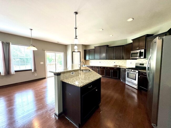 Building Photo - 8019 Kelburn Ln
