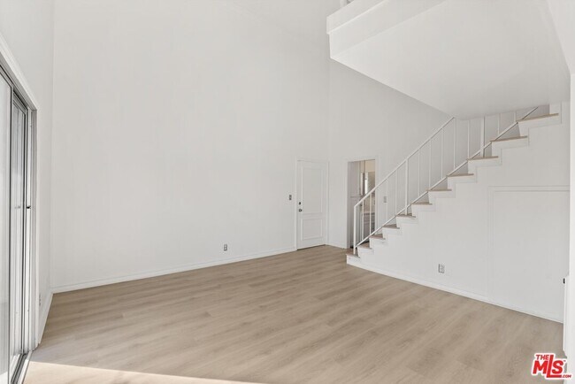 Building Photo - 1125 Pico Blvd