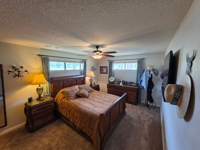 Building Photo - 5675 E Burris Ln