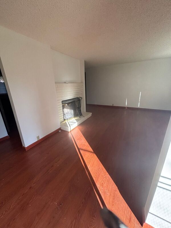 Building Photo - 1215 Brickley Rd