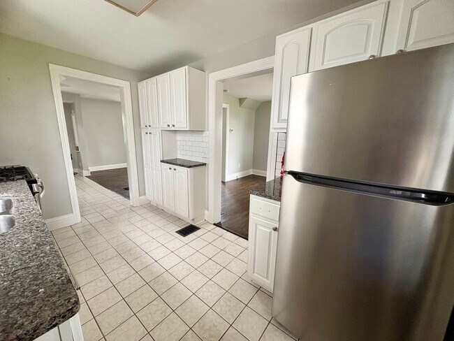 Building Photo - 3 Bedroom House Available in Hershey!