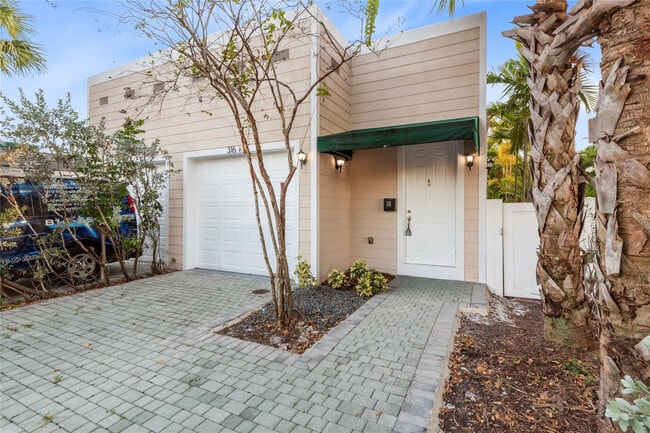 Building Photo - 316 SW 16th St